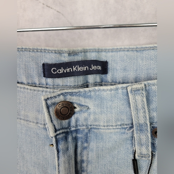 Calvin Klein Cut Off High‎ Waist Jean light wash  Shorts Women's Size 10 Cotton - Picture 4 of 13
